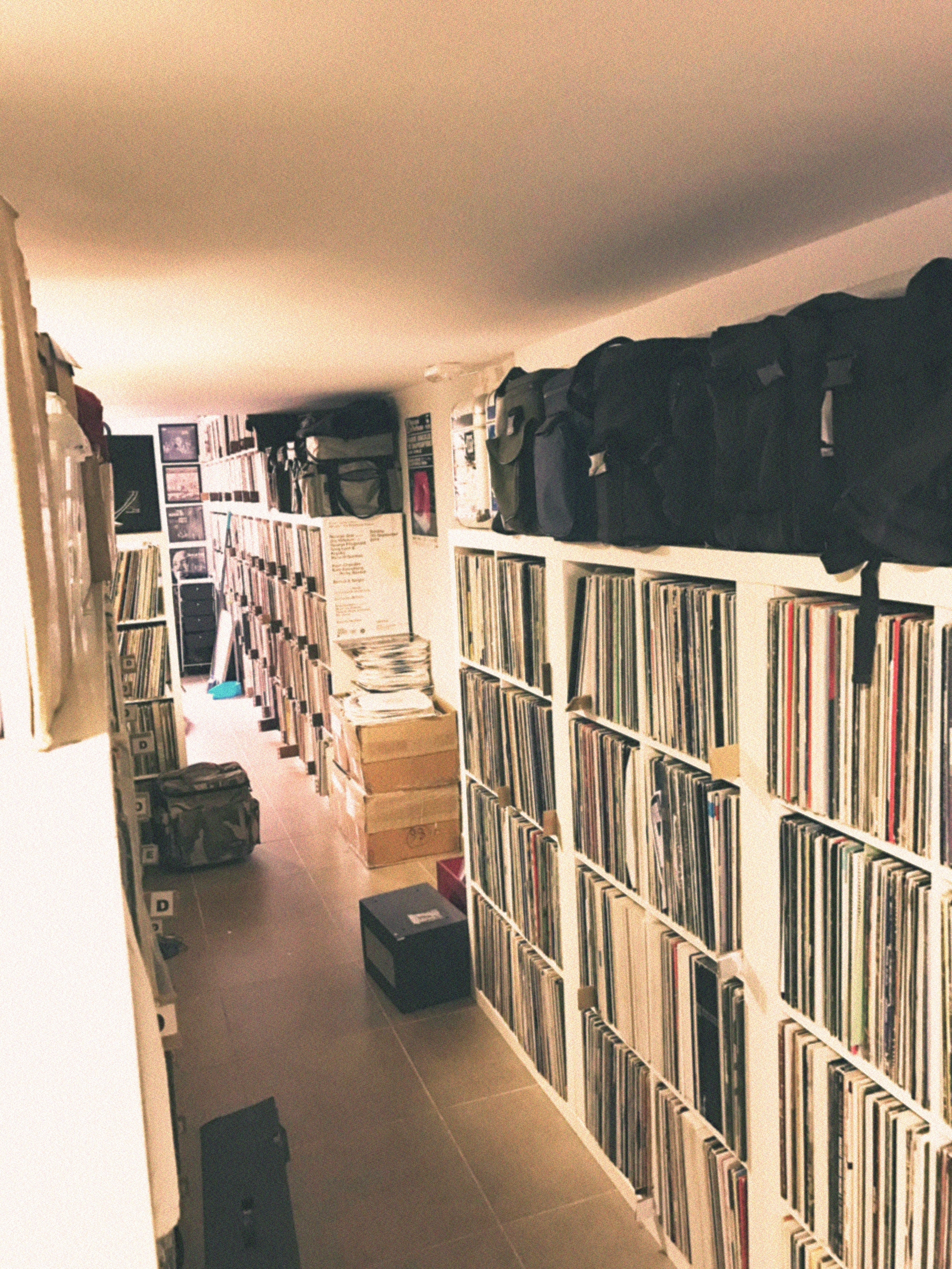 Ægte semafor Lil Meet the vinyl fiend with one of the biggest record collections in Ibiza -  Culture - Mixmag