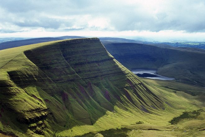 Police break up 500 strong illegal rave in the Brecon Beacons