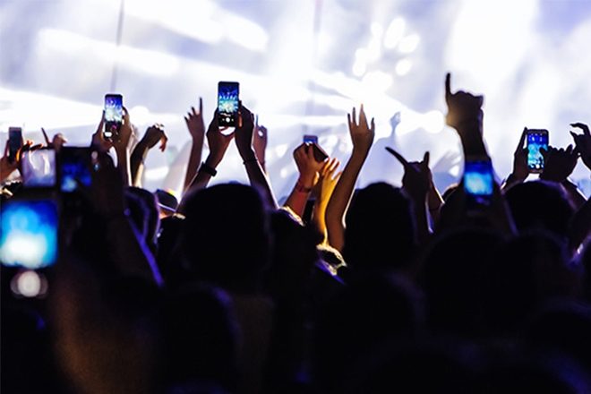 70 per cent of UK gig-goers are irritated by phones on the dancefloor, study finds