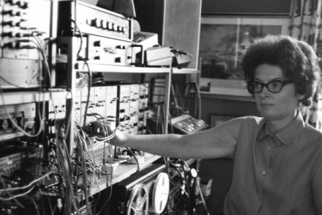 Electronic music pioneer Janet Beat releases first album at 83
