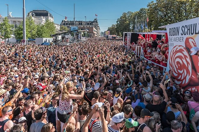 ​Man arrested for planting fake pipe bombs at Zürich Street Parade