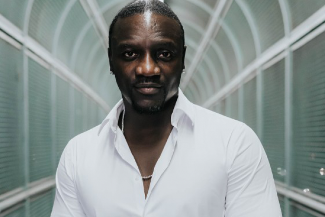 Akon prefers not to make "shake-your-ass songs" on a Sunday