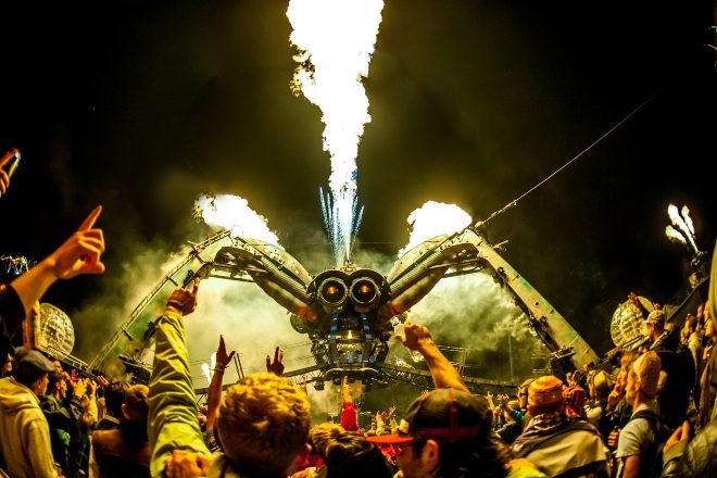 ​Calvin Harris and Carl Cox to play Arcadia's iconic spider stage at Glastonbury