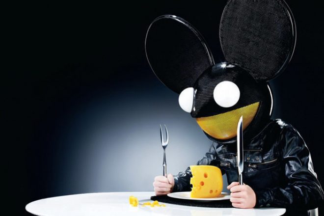 Watch Deadmau5 smash out some techno in New York