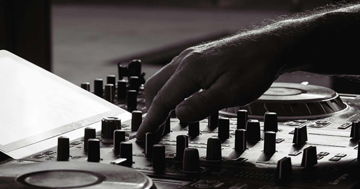 ​Man who suffered brain injury says DJ lessons “significantly” helped with rehabilitation