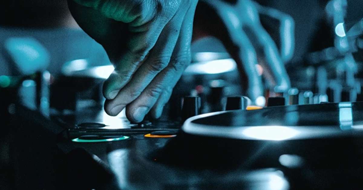 Manchester DJs smash the world record for largest b2b relay News Mixmag