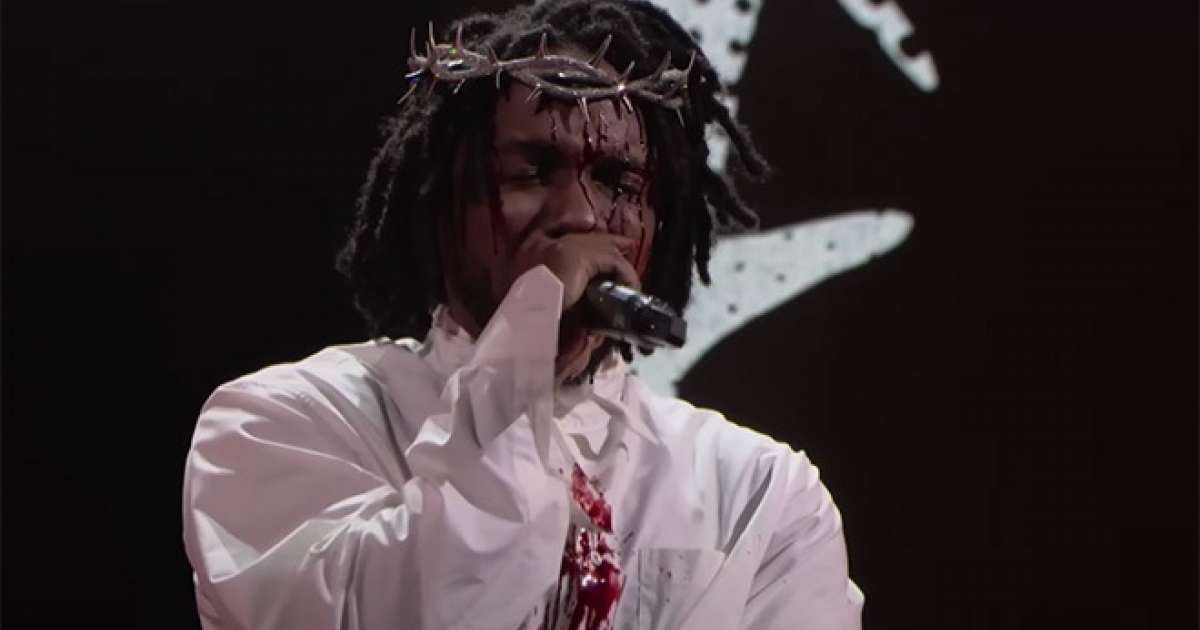 See Kendrick Lamar Perform In Crown Of Thorns By Tiffany