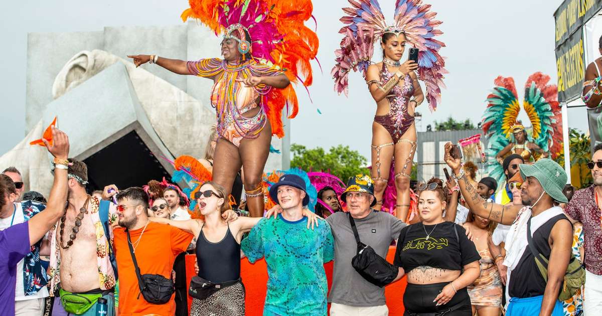 Thumping bass, vibrant parades and curried goat Notting Hill