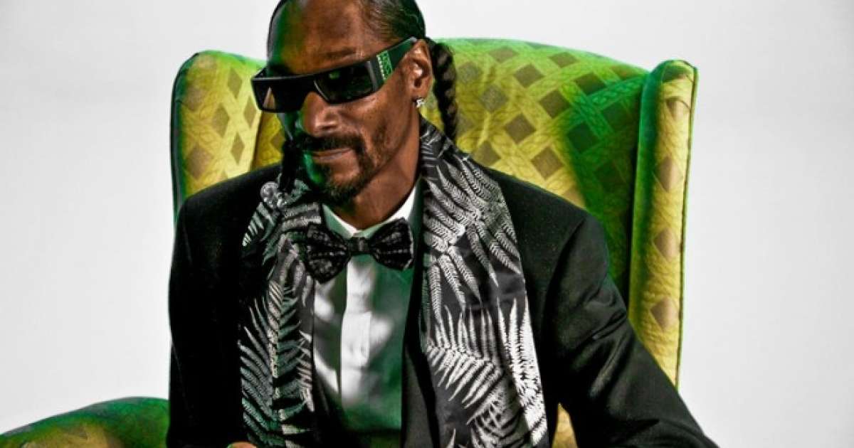 Snoop Dogg responds to claims he smokes up to 