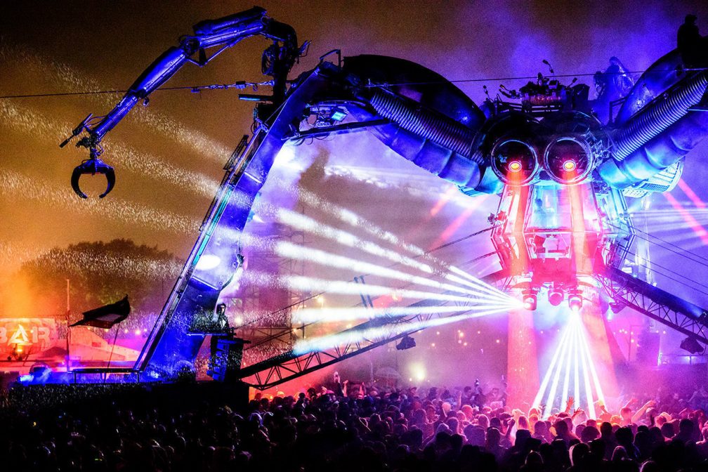 25 photos that prove Arcadia is the most intense festival stage ever - -  Mixmag