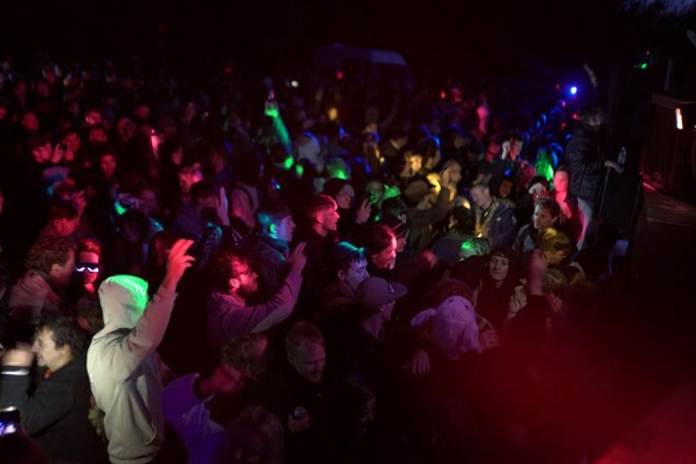 3000 people attend Bank Holiday rave despite threat of £10k fine - News -  Mixmag