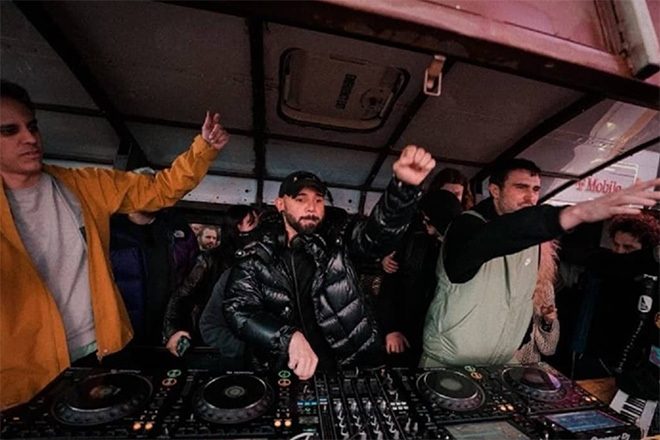 Fred again.., Four Tet and Skrillex help raise $20,000 for NYC's City Soul Bus